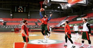 Pınar Karşıyaka Avrupa'da Tofaş ile karşılaşıyor