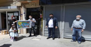 Minik eller Zübeyde Ana’yı resmetti