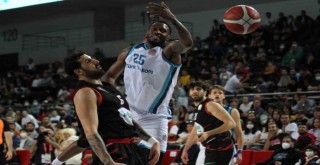 Pınar Karşıyaka, Türk Telekom'a son saniyede kaybetti