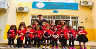 Mirza Nil minikleri Cumhuriyet Bayramı'nı kutladı