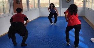 Bostanlıspor'da kadınlar zumbayı çok sevdi...