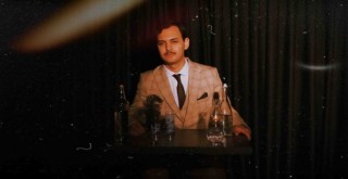 Urla yazı sanatla karşılıyor