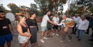 Başkan Soyer 20. Gençlik Yaz Kampı’nı ziyaret etti