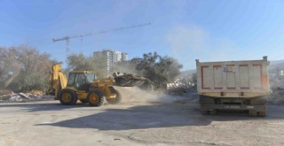 Çiğli Belediyesi'nden ''Moloz Toplama'' atağı