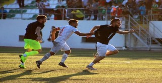 Karşıyaka'da kaptan Mustafa Aşan sakatlandı