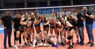 Karşıyaka Yıldız Kızlar'da şampiyon