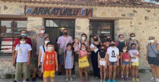 Çocuklar Karikatürlü Ev’de mizahla tanışıyor