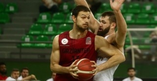 Karşıyaka'da Dusan takımdan ayrıldı