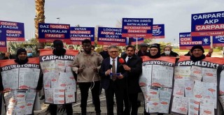 Saadet Partisi'nden İzmir'de elektrik çarpmış vatandaş ile zam protestosu