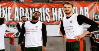 Pınar Karşıyaka, Fortitudo Bologna'yı konuk ediyor