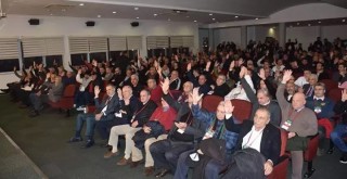 Karşıyaka'da tüzük kongresi öncesi yeniden düzenleme yapıldı