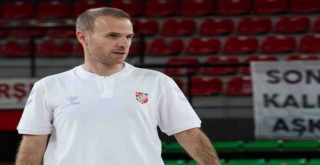 Karşıyaka Candost Volkan'ı açıkladı