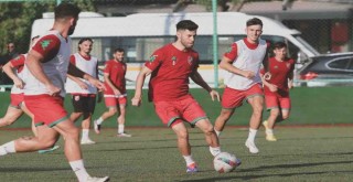 Kaf Kaf, Hasan Türker Futbol Sahası'nda çalıştı