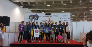 Cihat Kora Lisesi Robotik Kodlamada Türkiye Şampiyonu...