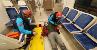 İZBAN'da film gibi deprem tatbikatı