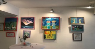 Fırça darbelerindeki umut dokunuşları