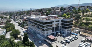 İzmir Büyükşehir yeni hizmet binasına kavuştu