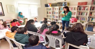 Çocuklar Muti’nin maceralarını  yazarından dinledi