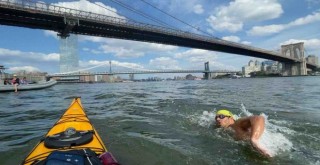 Emre Erdoğan Cook Boğazı’nı da geçti