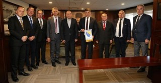 Boşnak Bakan, Başkan Tugay'ı ziyaret etti