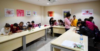 Bornovalı çocuklar eğlenerek öğrendi