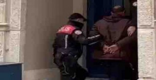 28 yıl ile aranan dolandırıcı Karşıyaka'da yakalandı