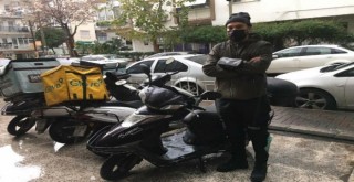 Asansörü kullanmaları yasaklanan paket servisçiler öfkeli...