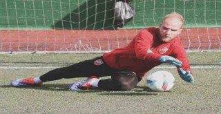 Kaleci Hakan Canbazoğlu Fethiyespor'a gitti