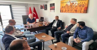 CHP'li Aslanoğlu'ndan grev öncesi DİSK'e ziyaret