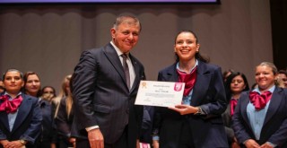 İzmir Büyükşehir Belediyesi’nde kadın şoför sayısı 290 oldu