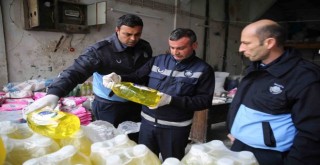 Buca’da merdiven altı hijyen imalathanesine suçüstü