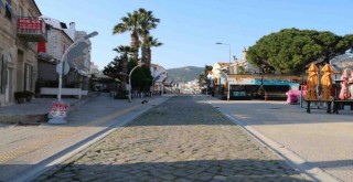 Foça yasağa tam uydu...