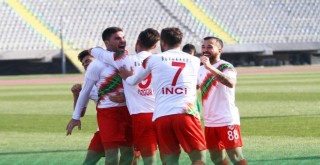 Karşıyaka galip gelememe serisini 6 yıla çıkardı