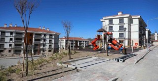 Bergama’nın ilk TOKİ konutlarında anahtar teslimi başladı