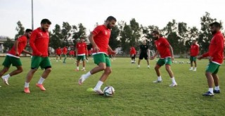 Karşıyaka'da kadro dışı kalan futbolcular affedildi