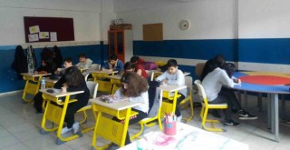 İzmirli öğrenciler hayallerini yazdı