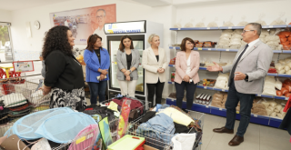 Gaziemir’in ''İyilik Kapısı'' Sosyal Market 2 yaşında