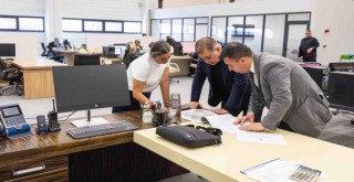 İzmir Büyükşehir'in açık ofis modeli devrede