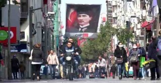 Sınırlamaya aldırmadan sokağa çıkmaya devam ediliyor