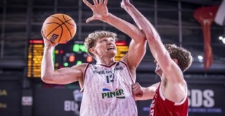 Kuzminskas Karşıyaka'dan yolcu...