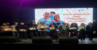 LÖSEV, Dünya Gönüllüler Günü'nü kutladı