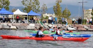 Karşıyaka'da kano heyecanı yaşandı