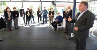 Başkan İduğ partililere projelerini anlattı