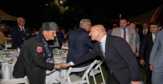 Başkan Soyer şehit aileleri ve gazilerle buluştu