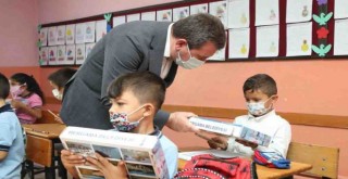 Bergama Belediyesi'nden öğrencilere eğitim seti