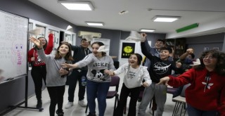 Bornova Belediyesi Film Ofisi geleceğin sinemacılarını yetiştiriyor