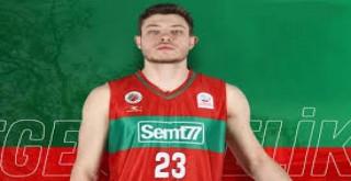 Karşıyaka Yalova'dan Ege Özçelik'i alıyor