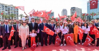 19 Mayıs coşkusu İzmir’i sardı