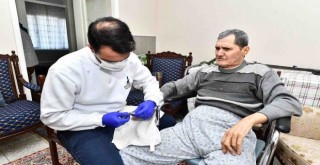İzmir Büyükşehir'den kalplere dokunan hizmet: Evde Bakım
