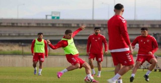 Karşıyaka'da yedeklere forma şansı doğdu